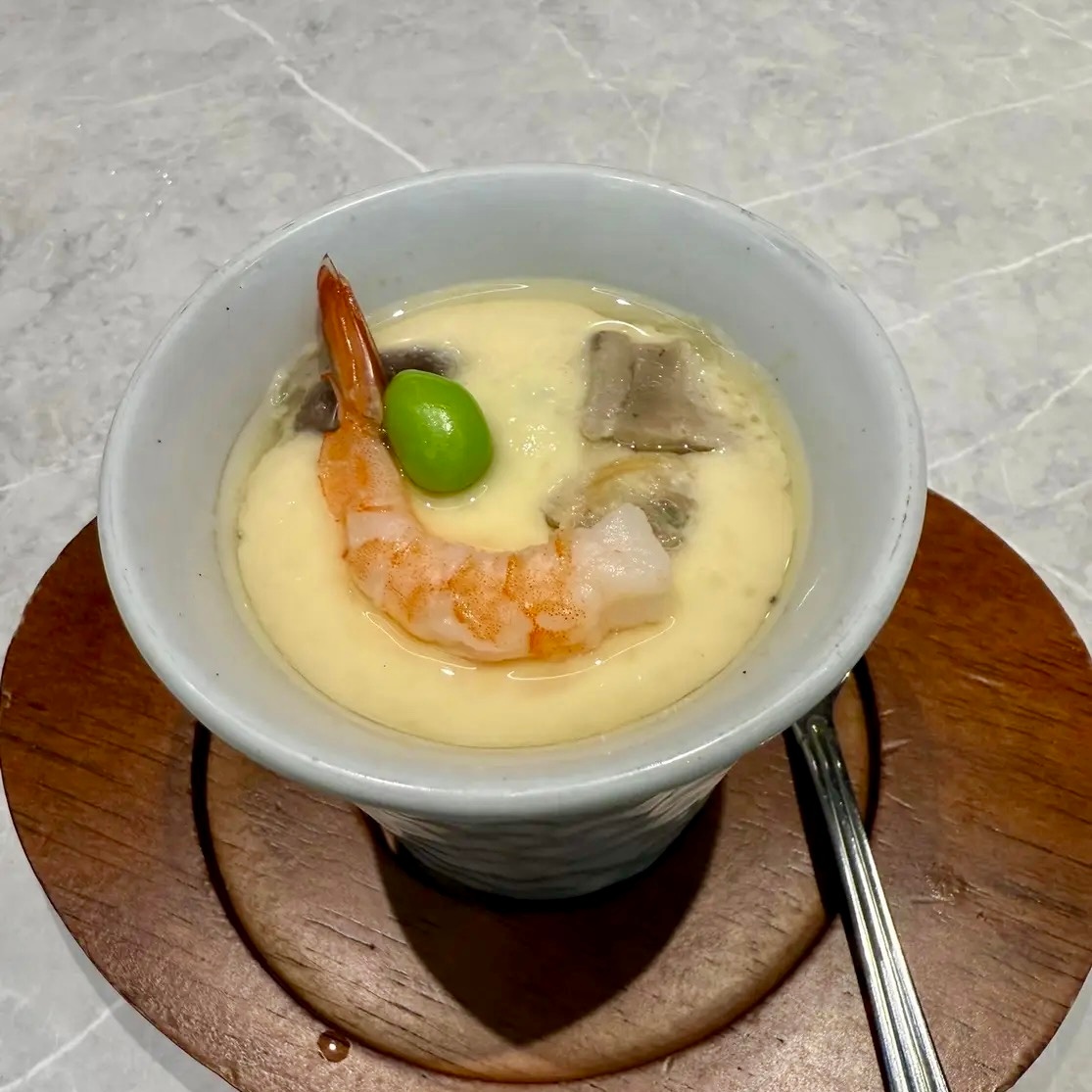 午餐愉快。来晒晒美食吧。想吃什么尽管拿，用眼睛吃不会胖[哈哈] ​​​