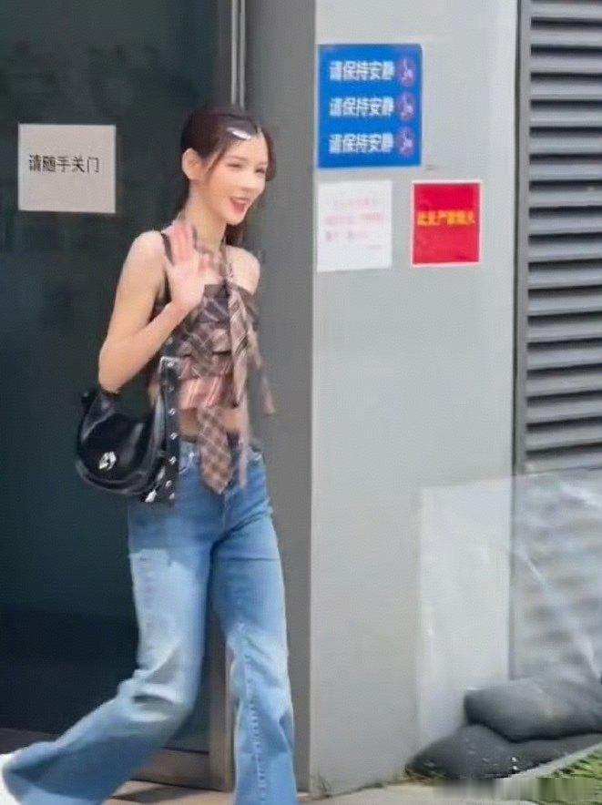 张予曦毕雯珺合体录制hi6路透张予曦毕雯珺你好星期六录制你好星期六路透生图杀我千