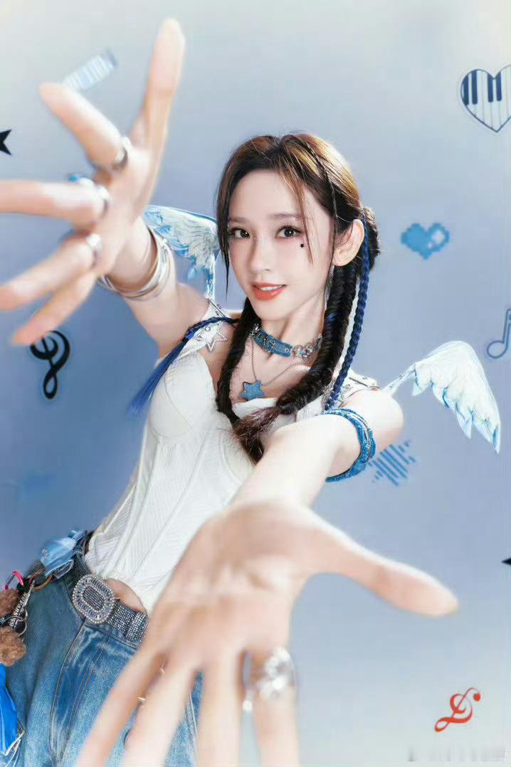 唐艺昕疑似皮肤病复发心疼死了我们糖糖早点好起来吧！节目组三天直播强度确实有点大了
