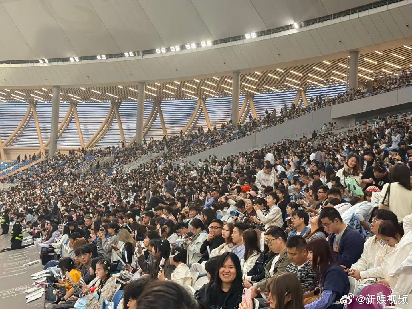 薛之谦成都倒数第二场上座率 薛之谦成都演唱会还剩两场了薛之谦成都倒数第二场开演！