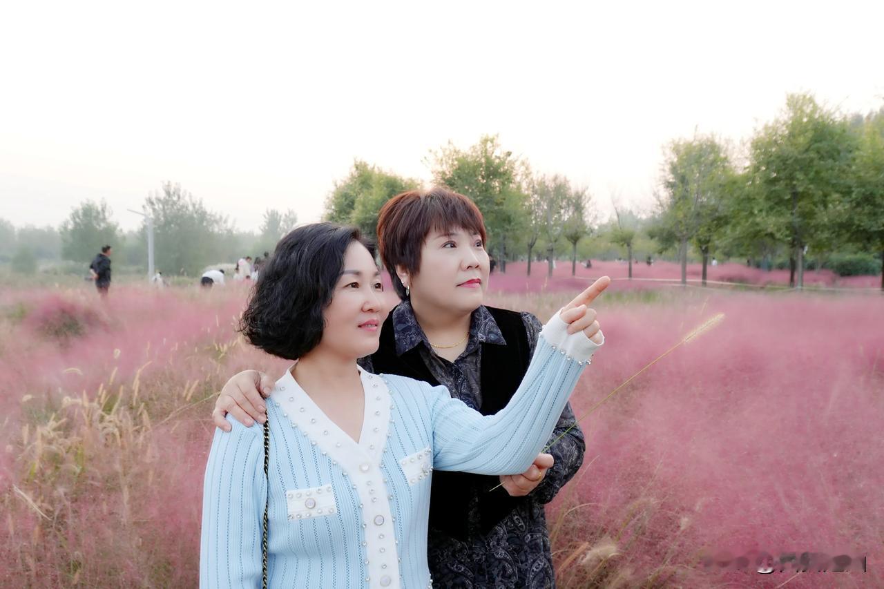 #我的旅游日记# 如果有一种颜色，符合你对秋天的所有幻想，那会不会是这一片深深浅