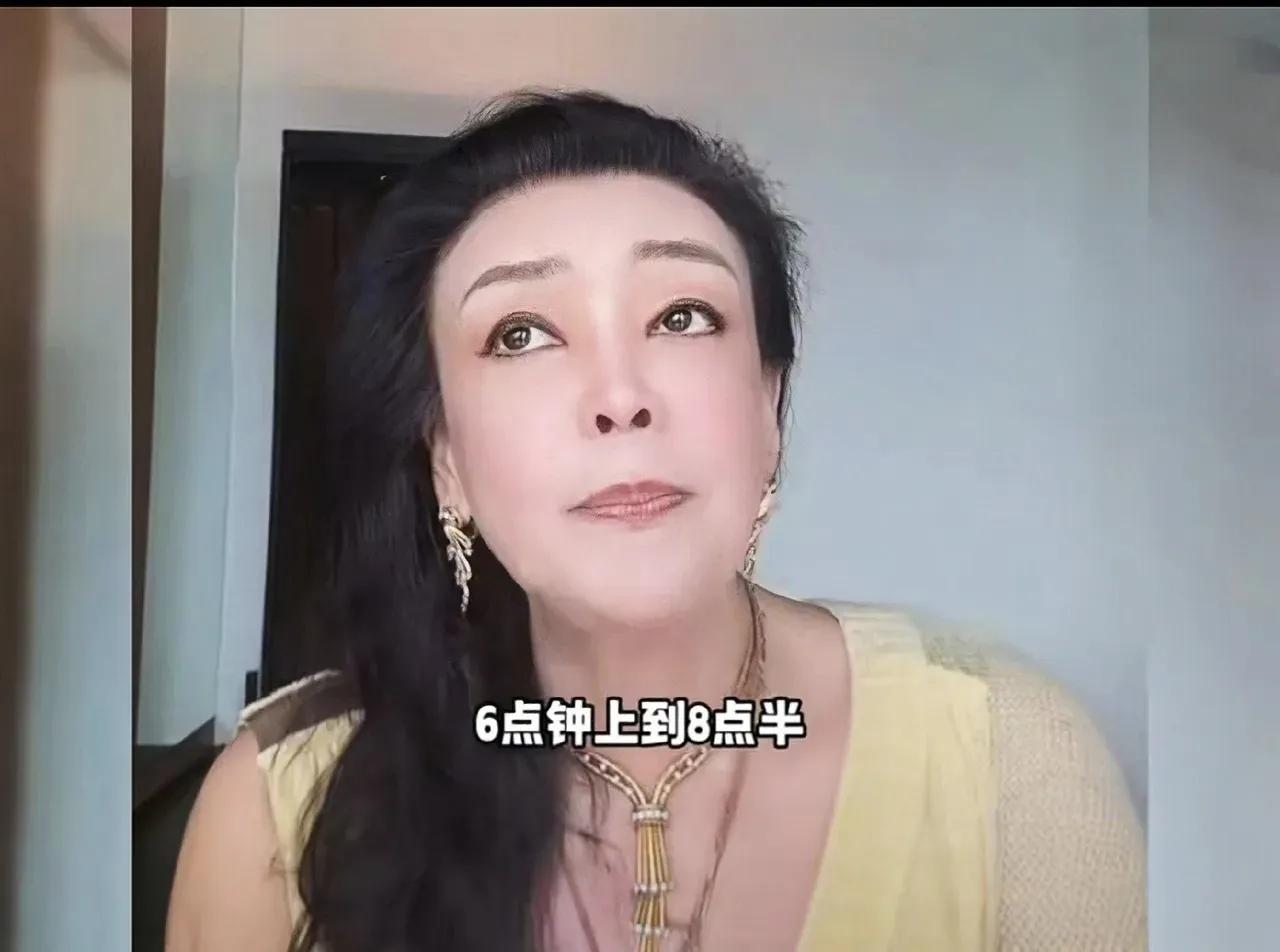 张兰大姐一句我“不去了”，直接把豪门婆媳那层纸捅了个对穿
本以为张兰会维持场面，