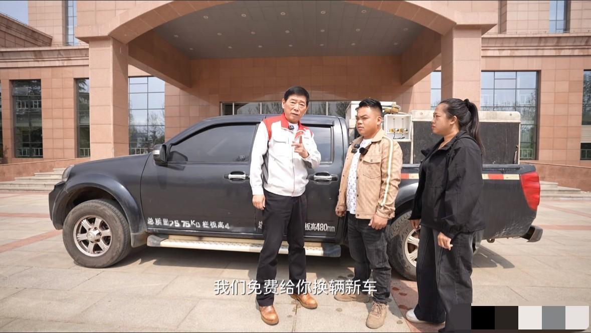 开了99万公里风骏5的张万锋到保定了，魏建军陪同一起吃了驴肉火烧，当场宣布6年以