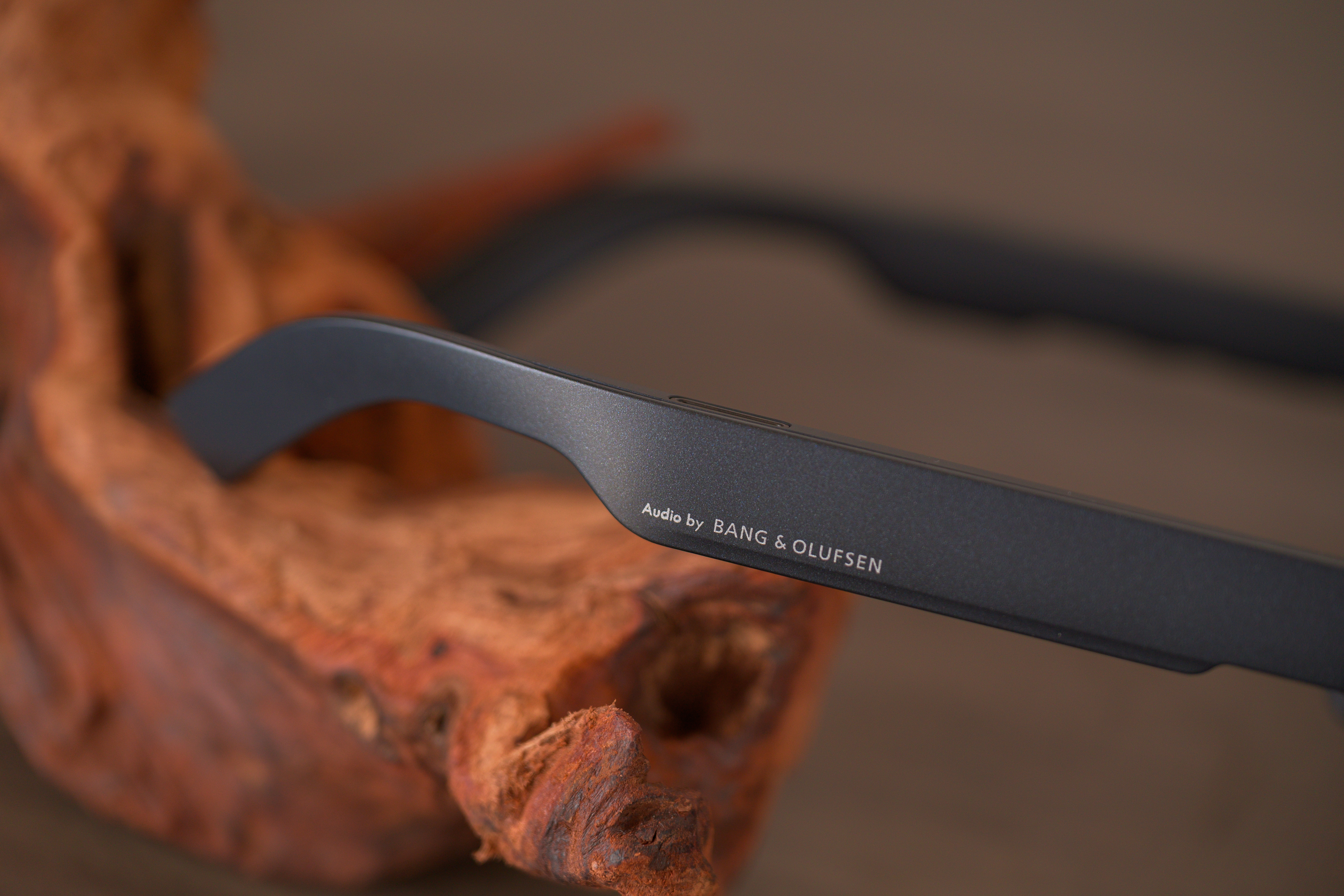 来了嗷，试用了几天雷鸟 Air 4 Pro AR眼镜，聊嘴真实感受。先说结论，低