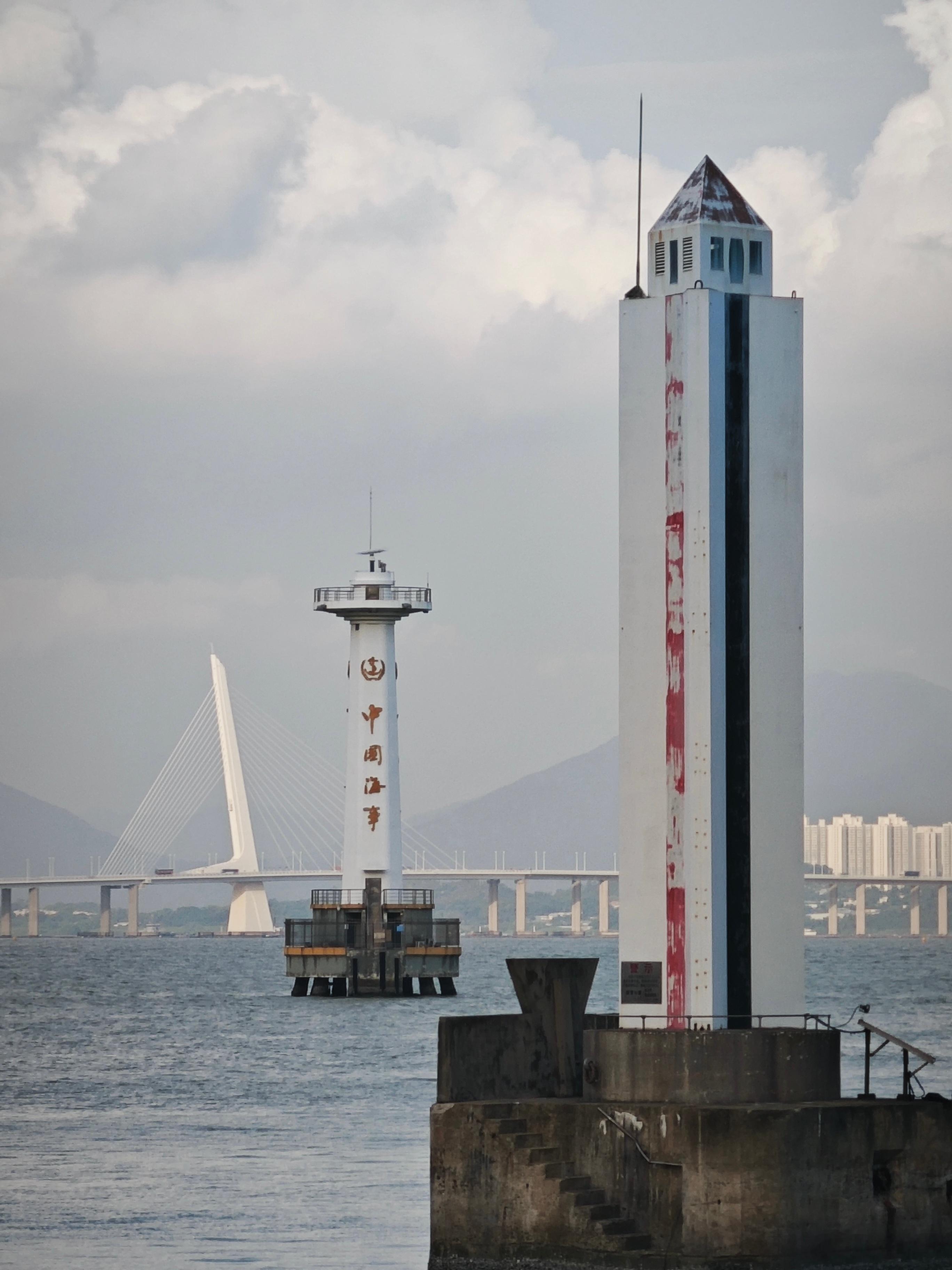 航标灯桩、海事监管塔、深圳湾大桥同框随手拍源创视界   深圳·K11购物艺术中心