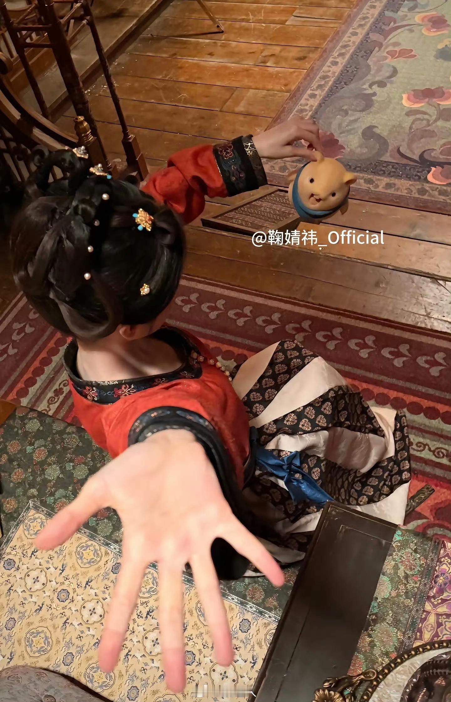 鞠婧祎也看铁拳教育了- 戏称鞠婧祎是《铁拳教育》野生代言人，把剧里主角罗华振当成