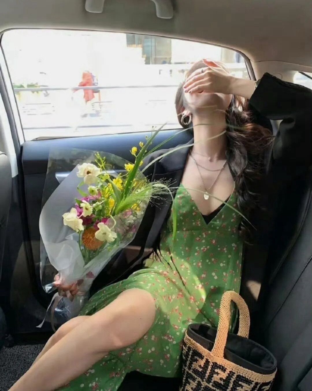 好烦,到了富婆的年纪,却没有富婆的实力,再富不起来,我都要当婆婆了。   