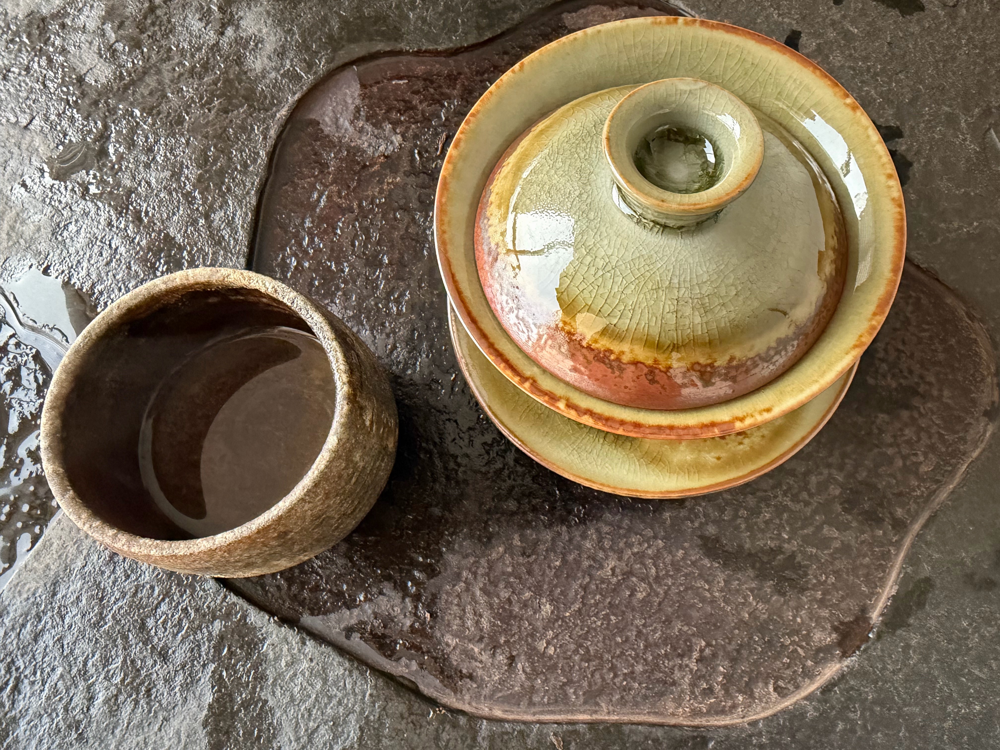 下午在接客，喝了一肚子茶。 