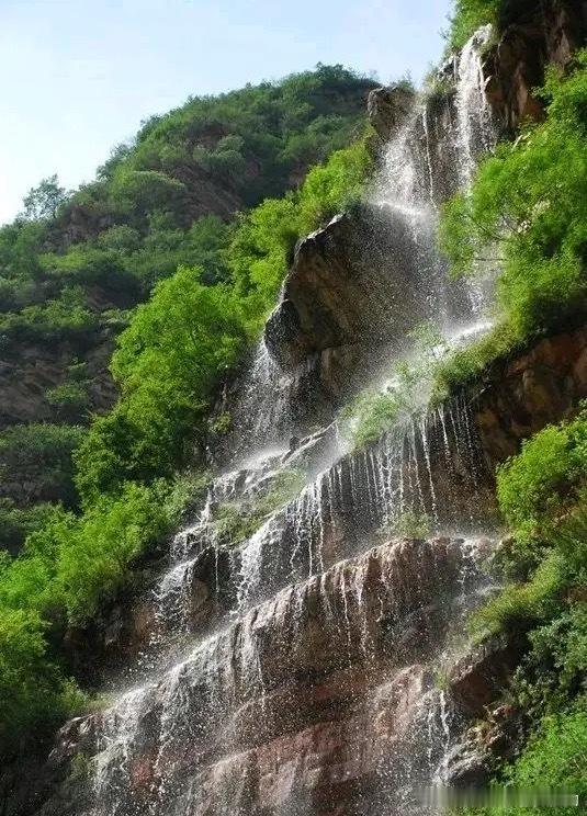 背下来 你也是有城府的人1、少说话2、藏情绪3、不倾诉4、沉得住5、不争辩6、看