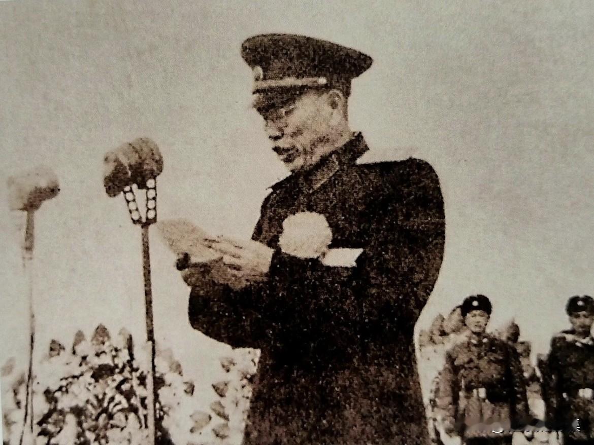 1957年11月2日，邓华上将出席了纪念塔揭幕典礼并在落成典礼上讲话。他作为辽沈
