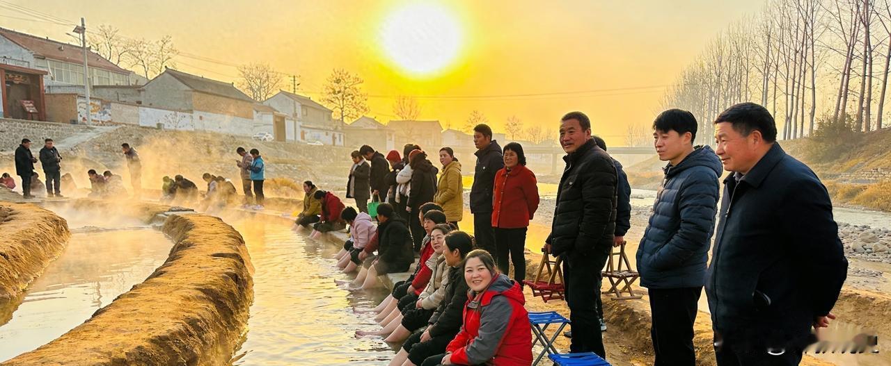 河南一个小山村凭啥火了？只因冬天冒出52℃免费温泉！[尬笑]

谁能想到河南巩义