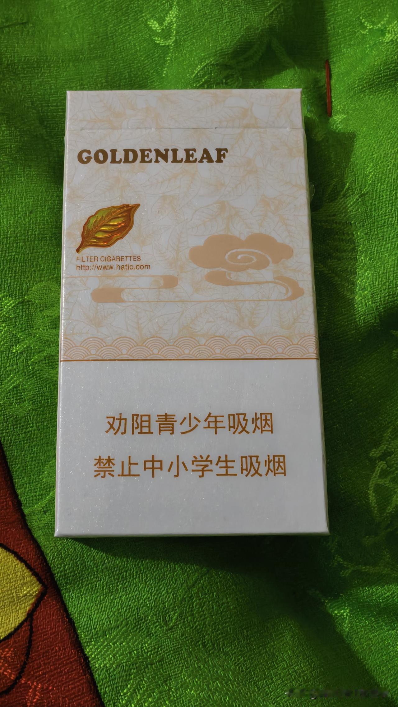 作为一名服务人员，首先要做的就是服务好客户，不求吃拿卡要，只要客户满意就好，但是