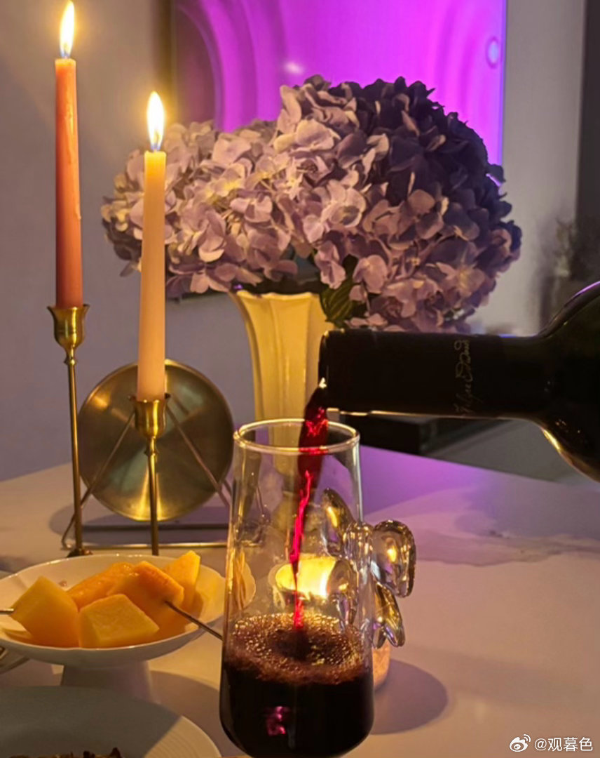 一代人有一代人的七夕有人会觉得现在的七夕少了古味，可换个角度，每一代人都在用自己