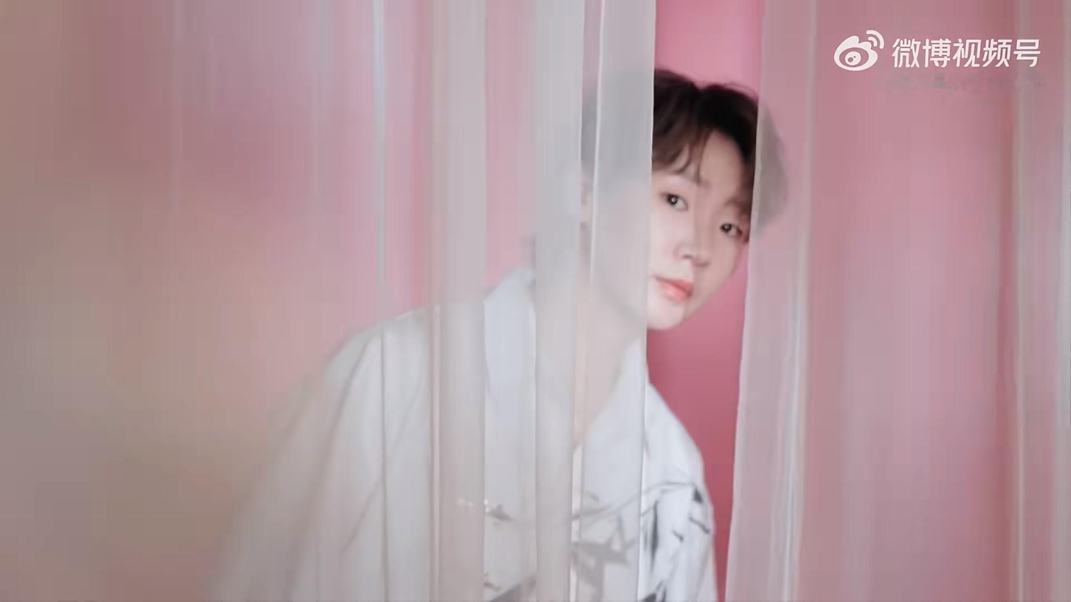 好美🤤犹抱琵琶半遮面 