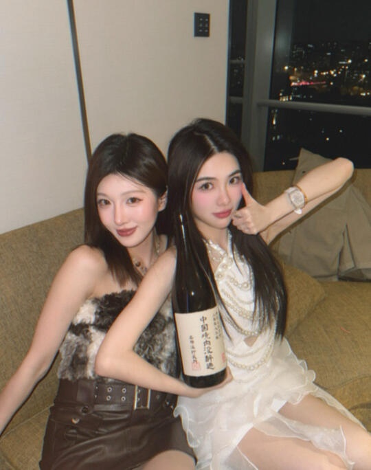 “中国境内没醉过”🍾