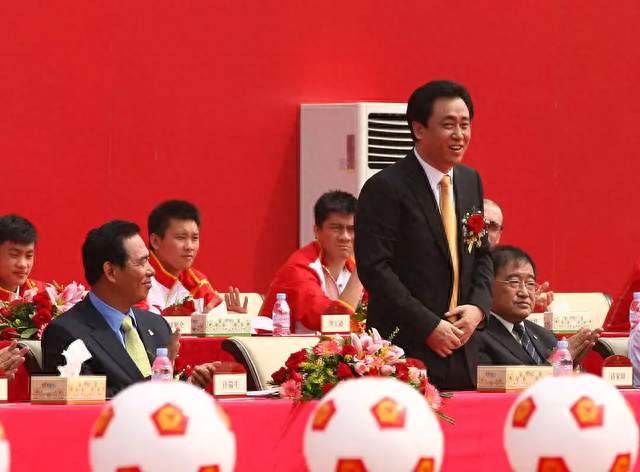 财新披露：许家印香港山顶两处豪宅存大规模违建，清拆修缮已完成