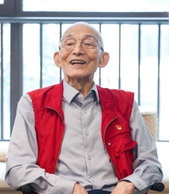 王家卫 游本昌不是省油的灯 游本昌爱发朋友圈 连游本昌都被蛐蛐了 编剧古二曝光的