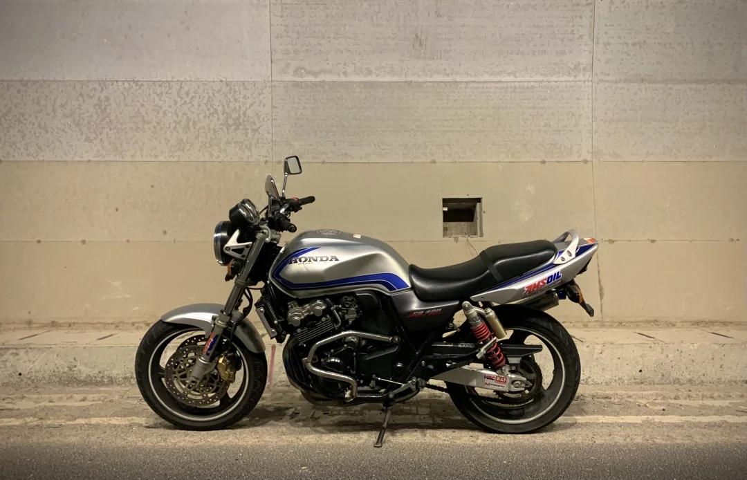 几十年还能跑还能跳 为什么还是要强制报废
cb400sf