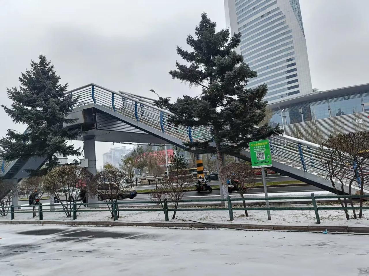 我打算去昆明医院做一个心脏照影。
战友老付心脏做了一个支架，我问他支架是铜的还是