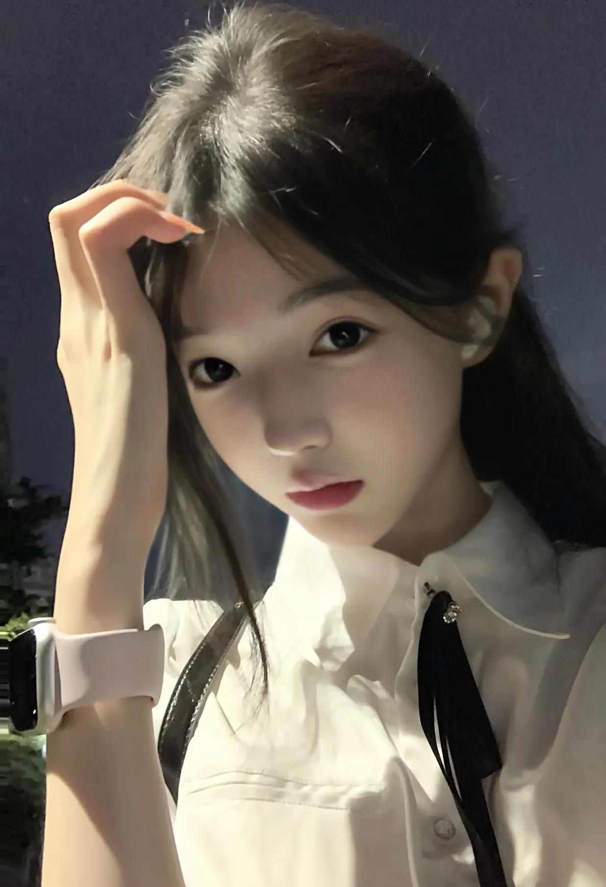 只要人类社会一天存在战争就不会停止。
因为人性是贪婪，自私的。有这两个特点战争就