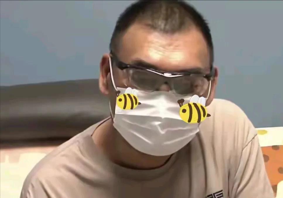 “复婚？不可能，我一个人过，精神好多了!”一对夫妻离婚两年了，原因是丈夫背着妻子