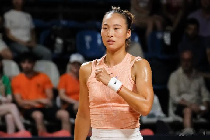 网球：郑钦文夺生涯第三冠

WTA250巴勒莫站决赛，头号种子郑钦文经过三盘激战