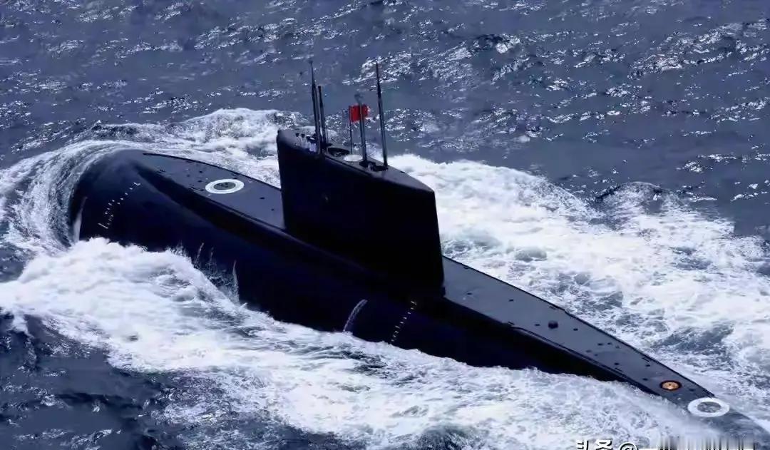 快讯！
 
美国突然宣布了
 
近期在华盛顿，美方向台湾推进一大批卖武器的安排，