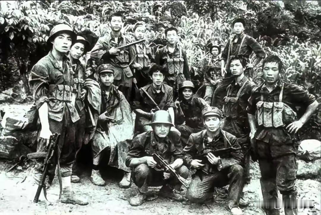 绝境封神！19岁战士炸掉越军双暗堡身陷重围，最后结局太惊险
 
1980年，他孤