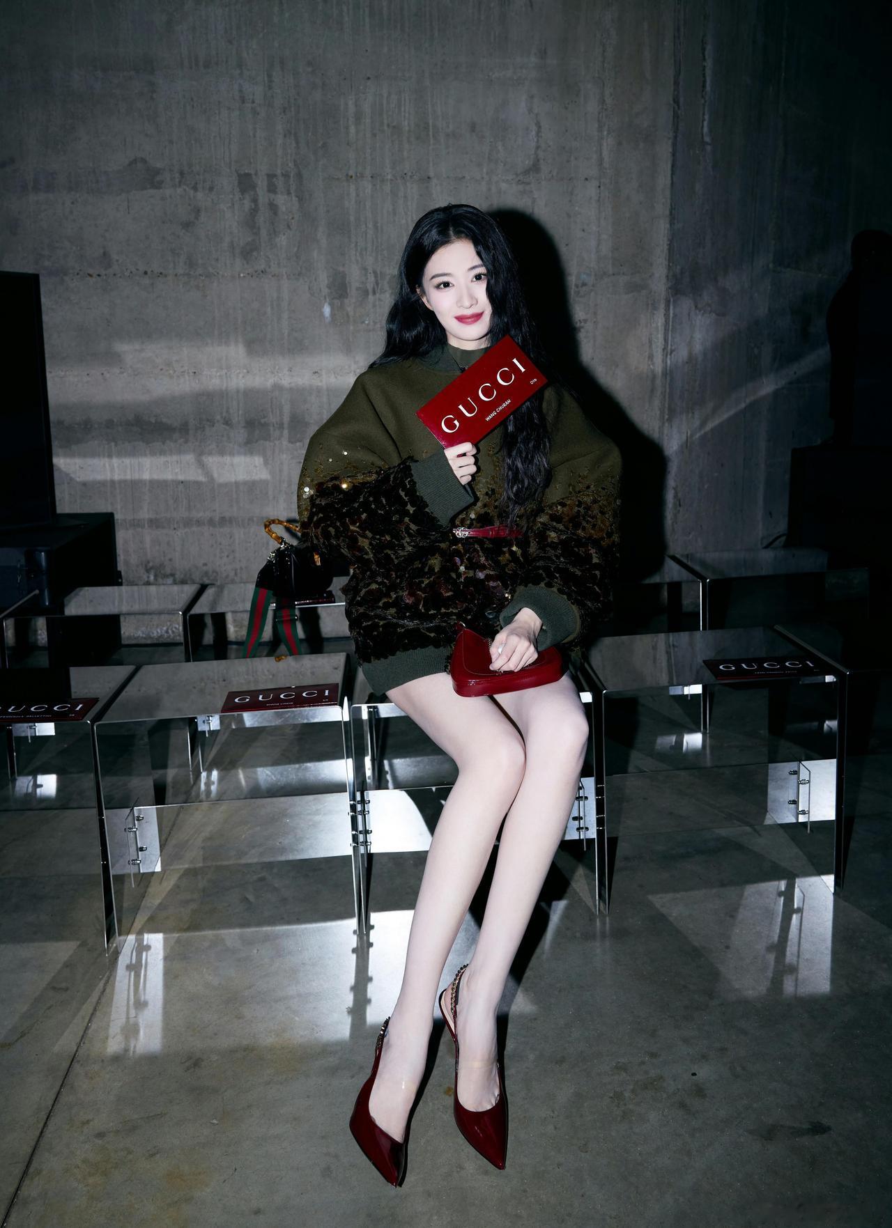 王楚然 张凌赫王楚然跨年合作舞台 全世界最好的王楚然 

今日冬至，白昼渐长。我