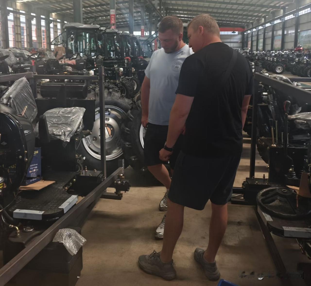 看了中国先进的农机技术后，俄罗斯农场主最终放弃了从日本采购农机的计划。

俄罗斯