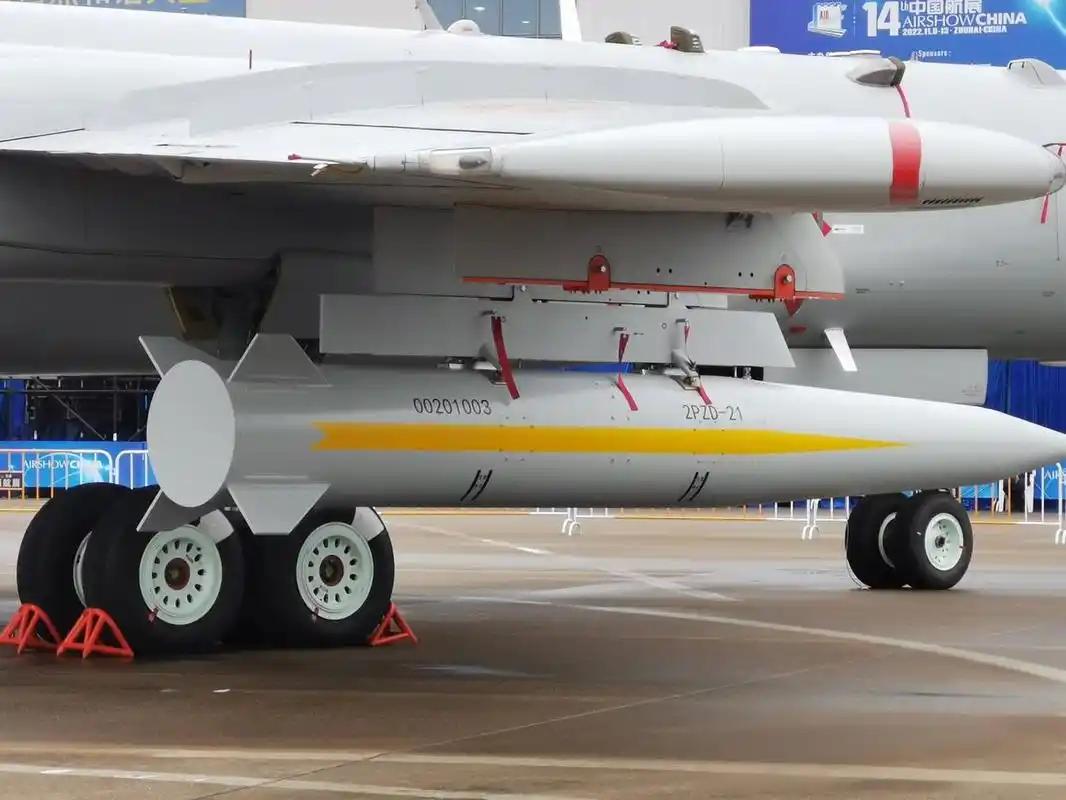 美国国防部称，看了中国的93阅兵后认为，中方的先进武器装备，给美国带来重大威胁和