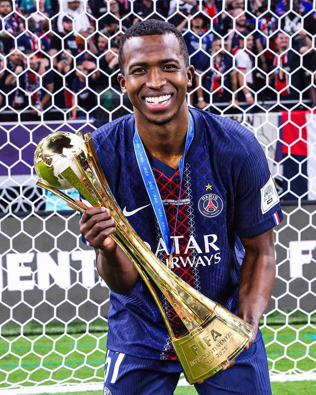 巴黎圣日耳曼  ℹ️✅帕乔合同再延长一年，到 2030 年。巴黎圣日耳曼目前正在