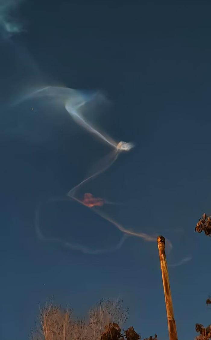 在伊朗华人亲历：伊斯法罕夜空现流弹，领空关闭后决定陆路撤离！随着以色列对伊朗发动