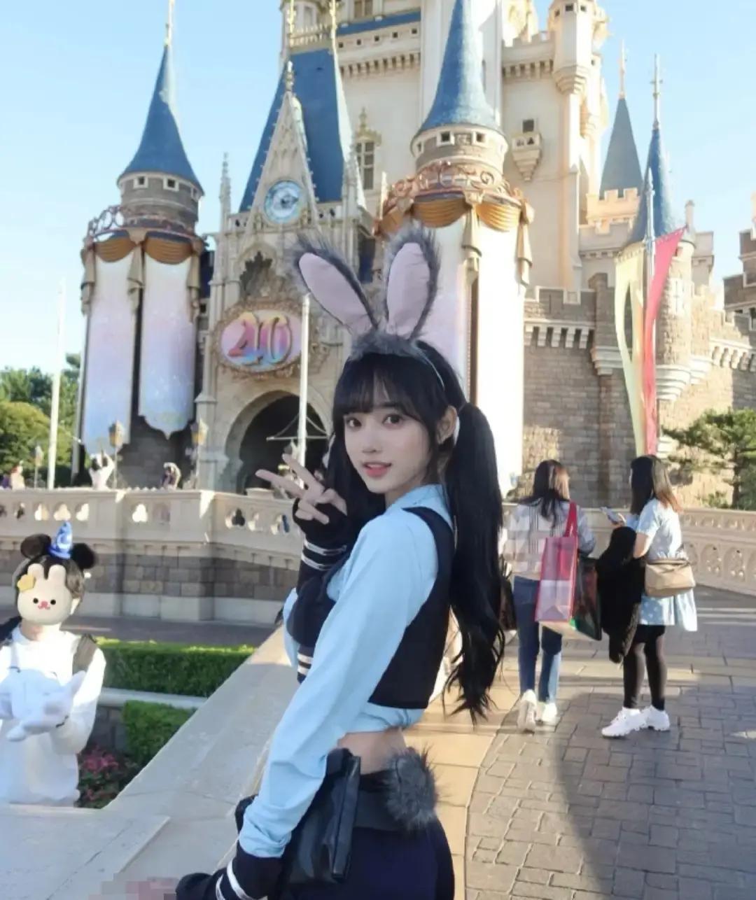 林俊杰43岁仍单身？真相扎心了
 
不是苦追Hebe十年，是压根没追过。田馥甄早