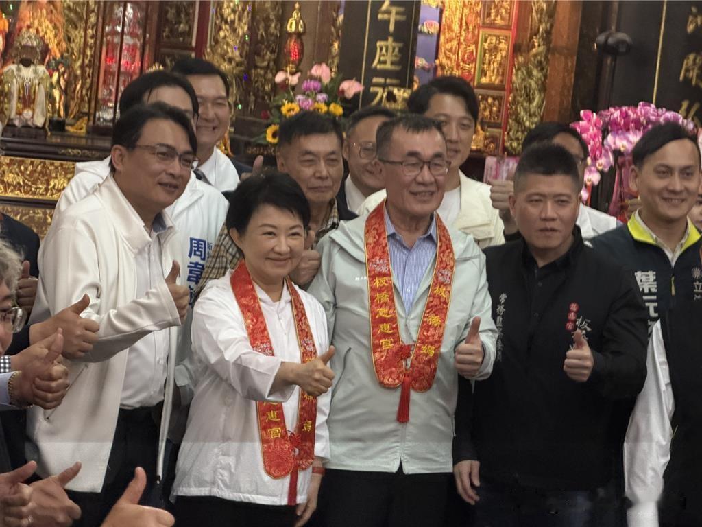 国民党籍的新北市长参选人李四川被卢秀燕称为“蜡笔小川”、“小川哥”，李四川到底像
