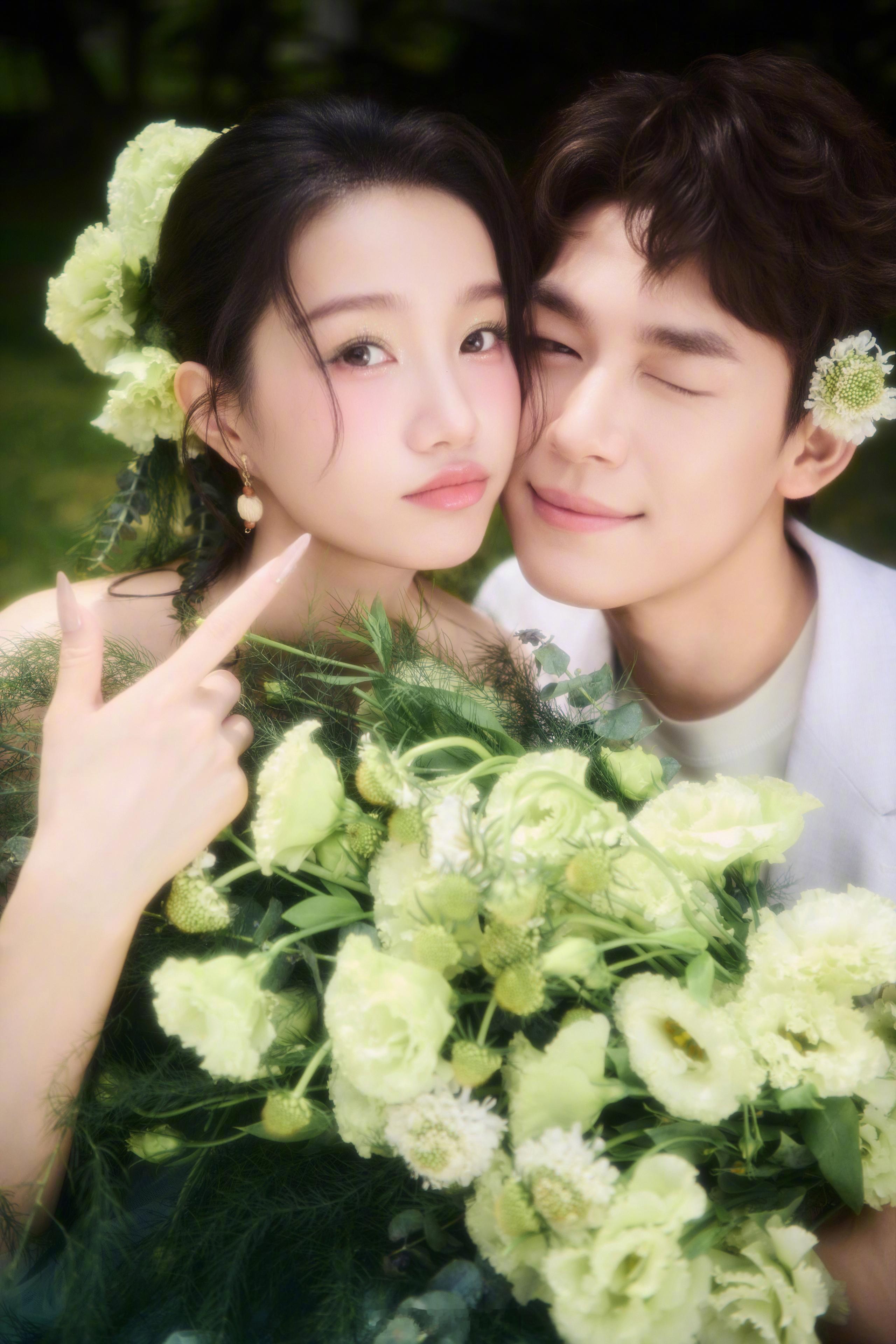 把绿野仙踪穿在身上精灵婚纱照 ​​​