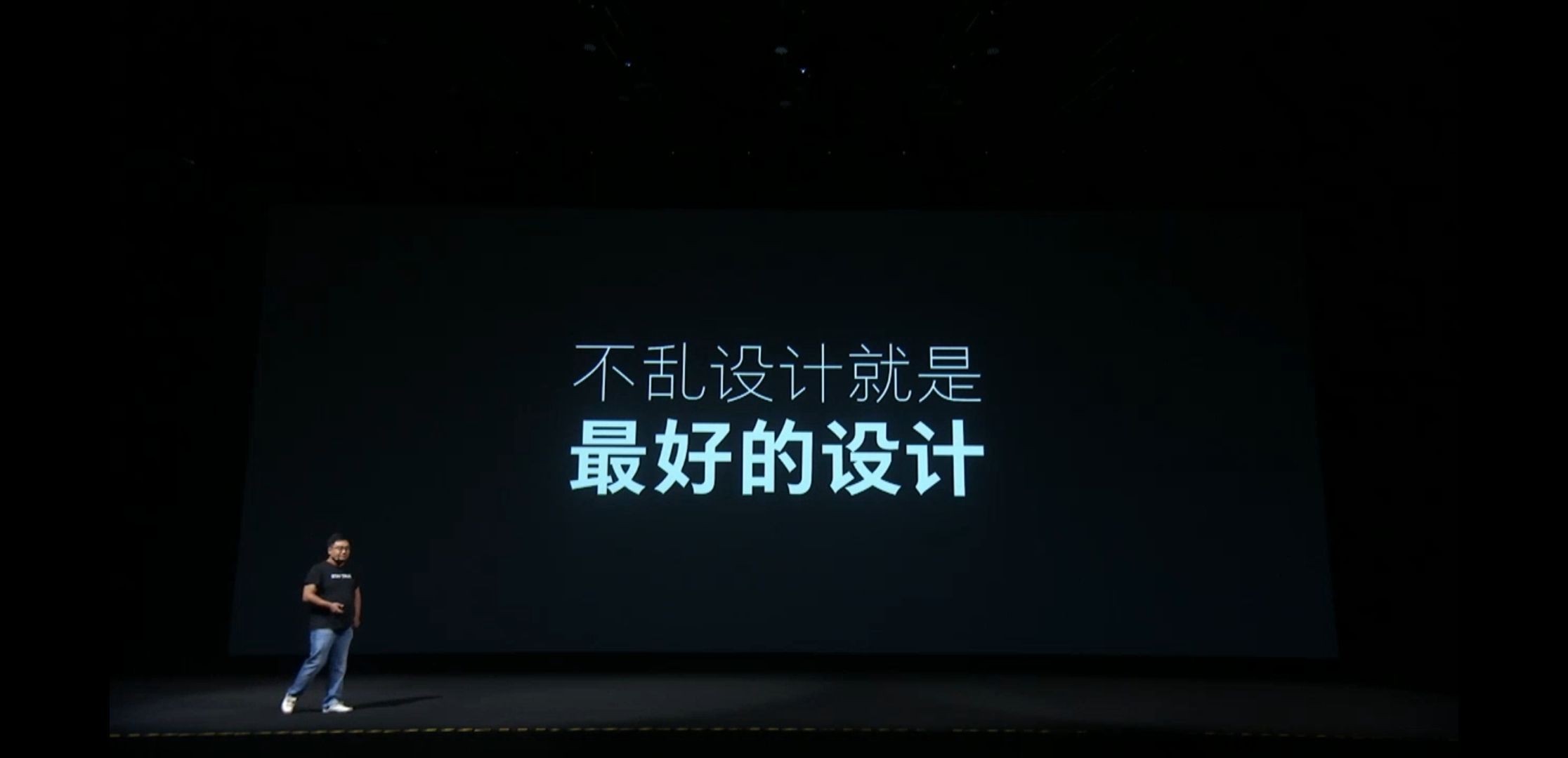 红米 Turbo 4 我愿称之为米系手机史上最好看的一部手机，没有之一。 