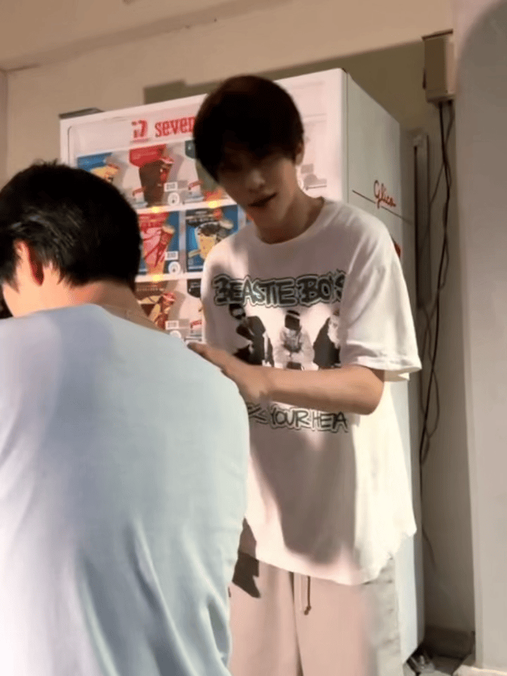 你有钱吗                 我没钱 