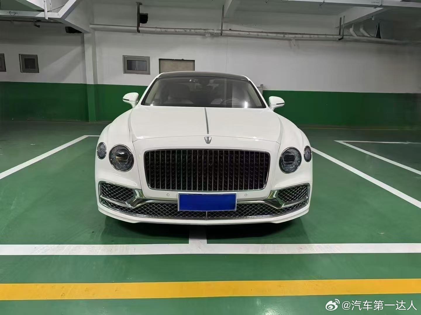宾利飞驰  白/白蓝 V8，市面最新最优雅配色 ​​​
