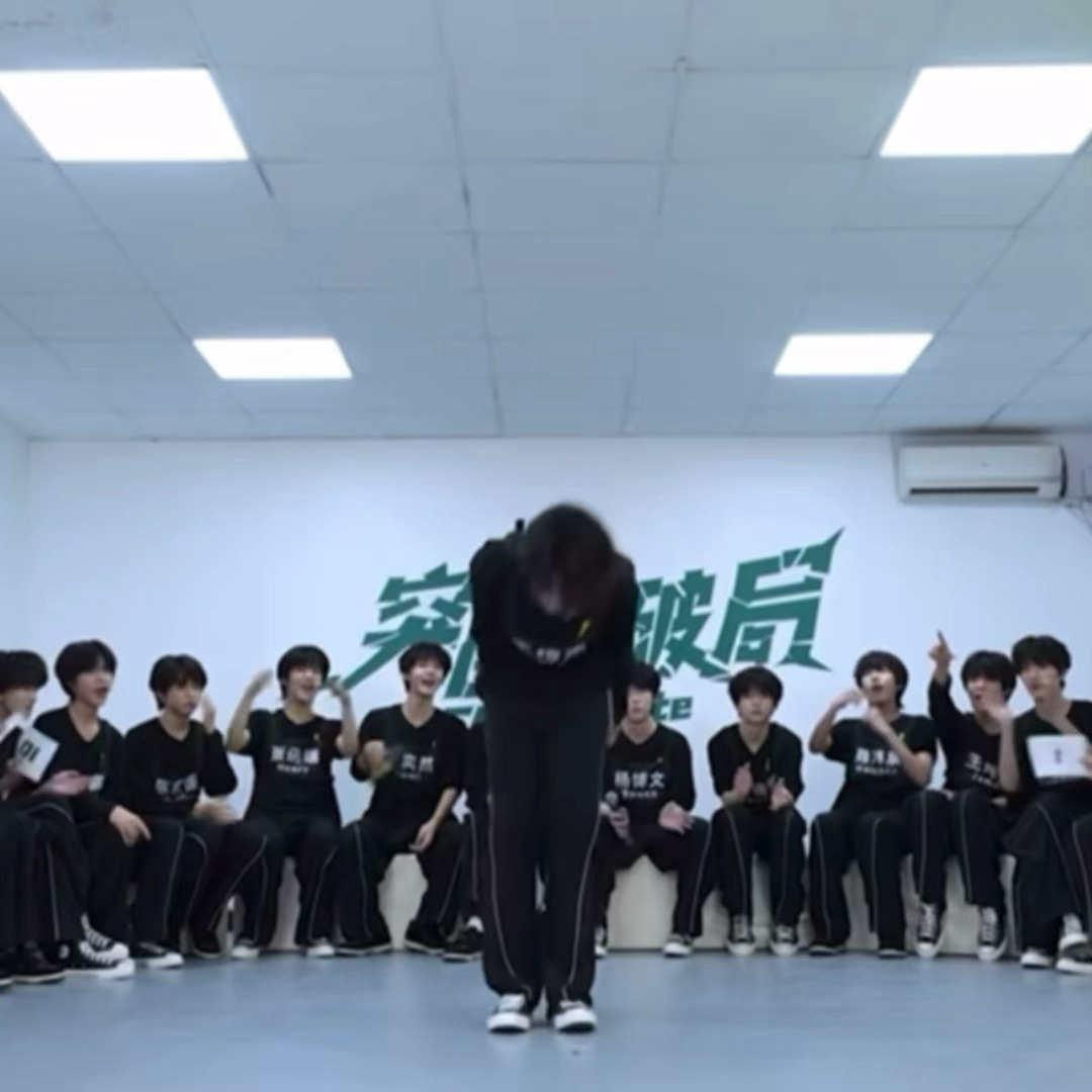 橹穆 两个人做完很萌的举动之后的温度差
