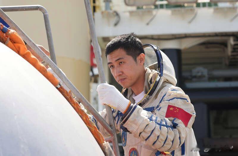 武飞这趟“草原少年上太空”的路，哪是简单的“追梦”，分明是中国航天“新生代力量”