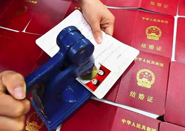 【#2025年全国结婚登记增加65.7万对# 】近年来，我国大力提倡适龄婚育，构