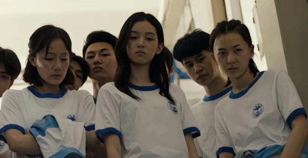 周也的战场在楼梯楼梯是周也的切号地 楼梯简直是周也的魅力放大器！影视里各角色的特