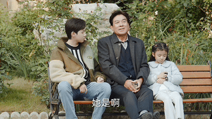 不管几岁都有追求幸福的权力 常晓雯勇敢追爱令人钦佩，愿每个人都能无畏年龄，去拥抱