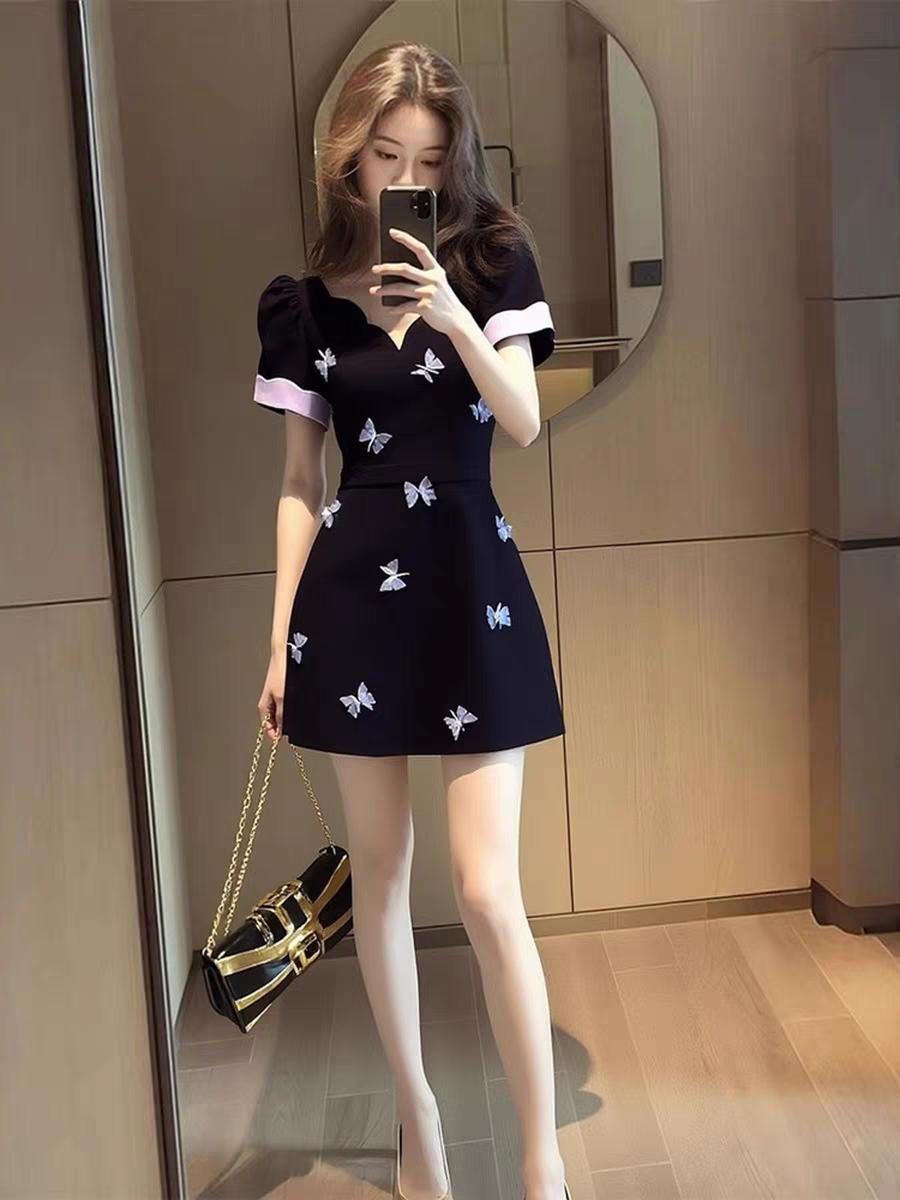 法式高级感黑色连衣裙！高雅气质美女