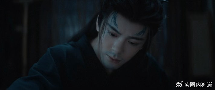 月鳞绮纪床戏雾妄拾光床戏这段两个人的对手戏情绪传递得特别自然，没有夸张的表达，只