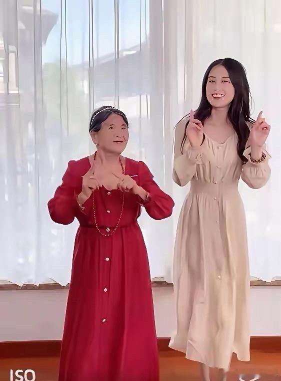 铁打的婆婆，流水的媳妇，杨子妈妈和每任儿媳妇都处的像亲母女。 