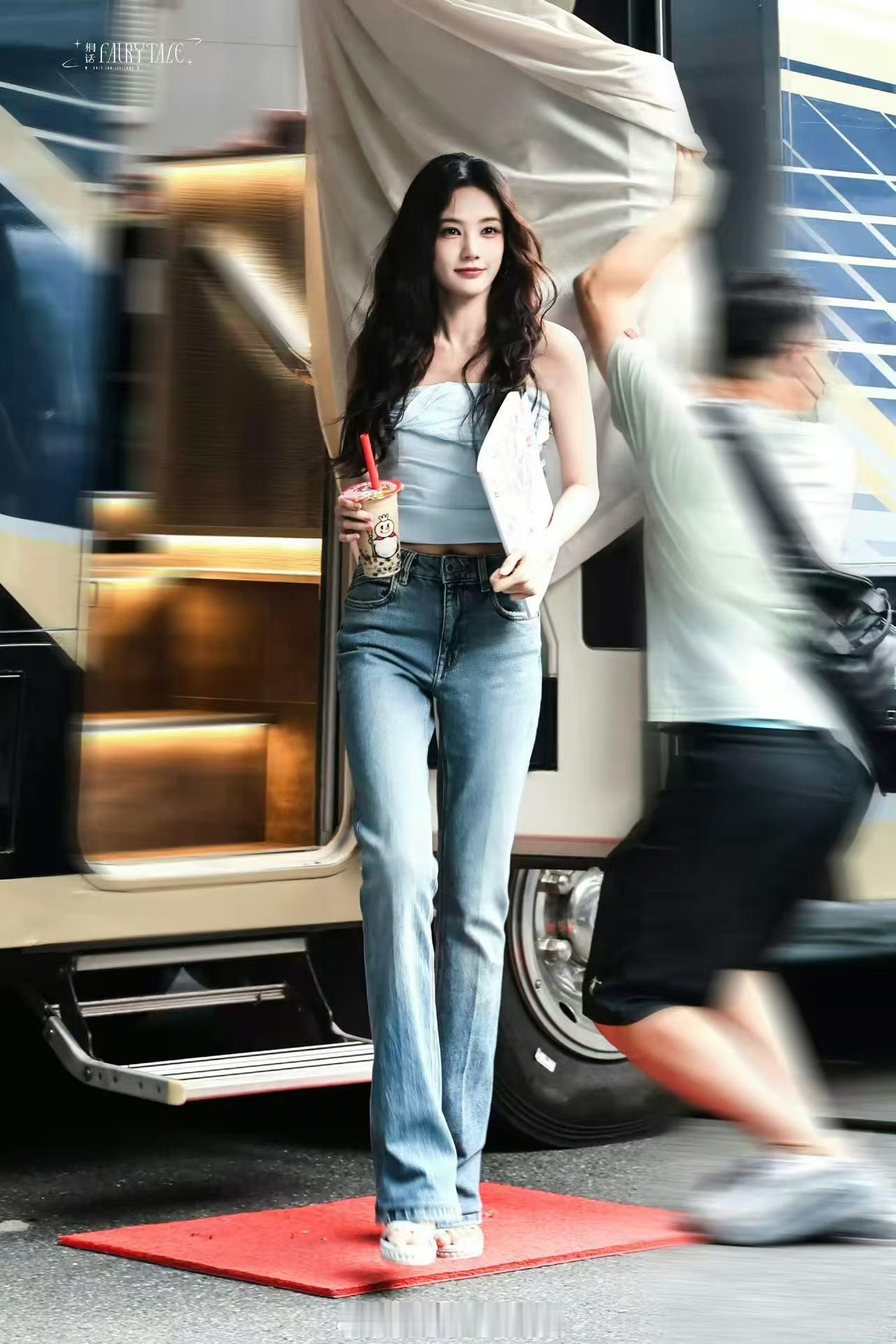 李一桐美人余新造型路透李一桐美人余新造型李一桐美人余新造型，美， ​​​