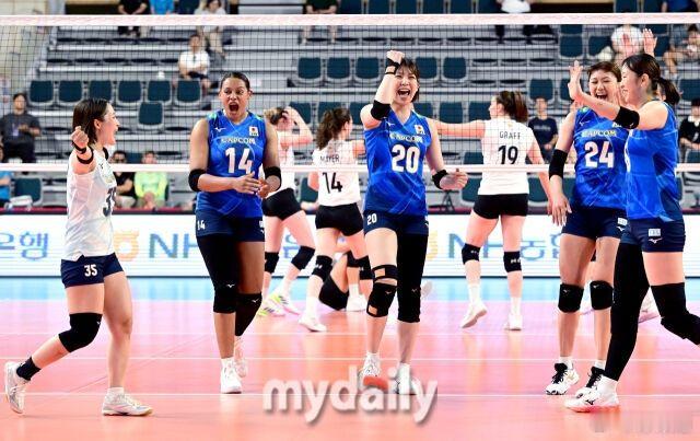 国际排坛动态韩国女排今天13:00韩国女排将对阵日本女排  韩媒：前往晋州的50