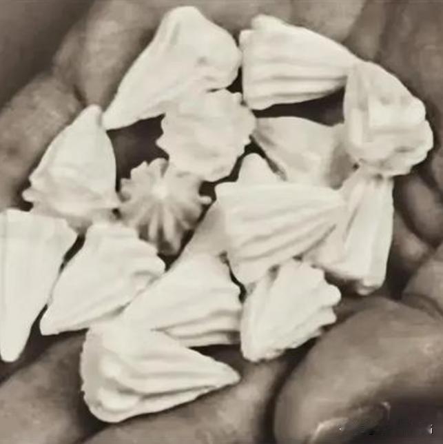 竟然被苏联“卡脖子”？中国上个世纪几乎人人都有蛔虫，吃宝塔糖成了很多人的童年回忆
